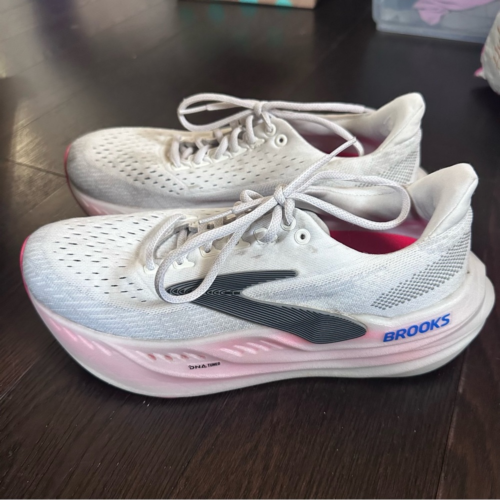 Brooks Glycerin Max Women’s shoe size 9.5